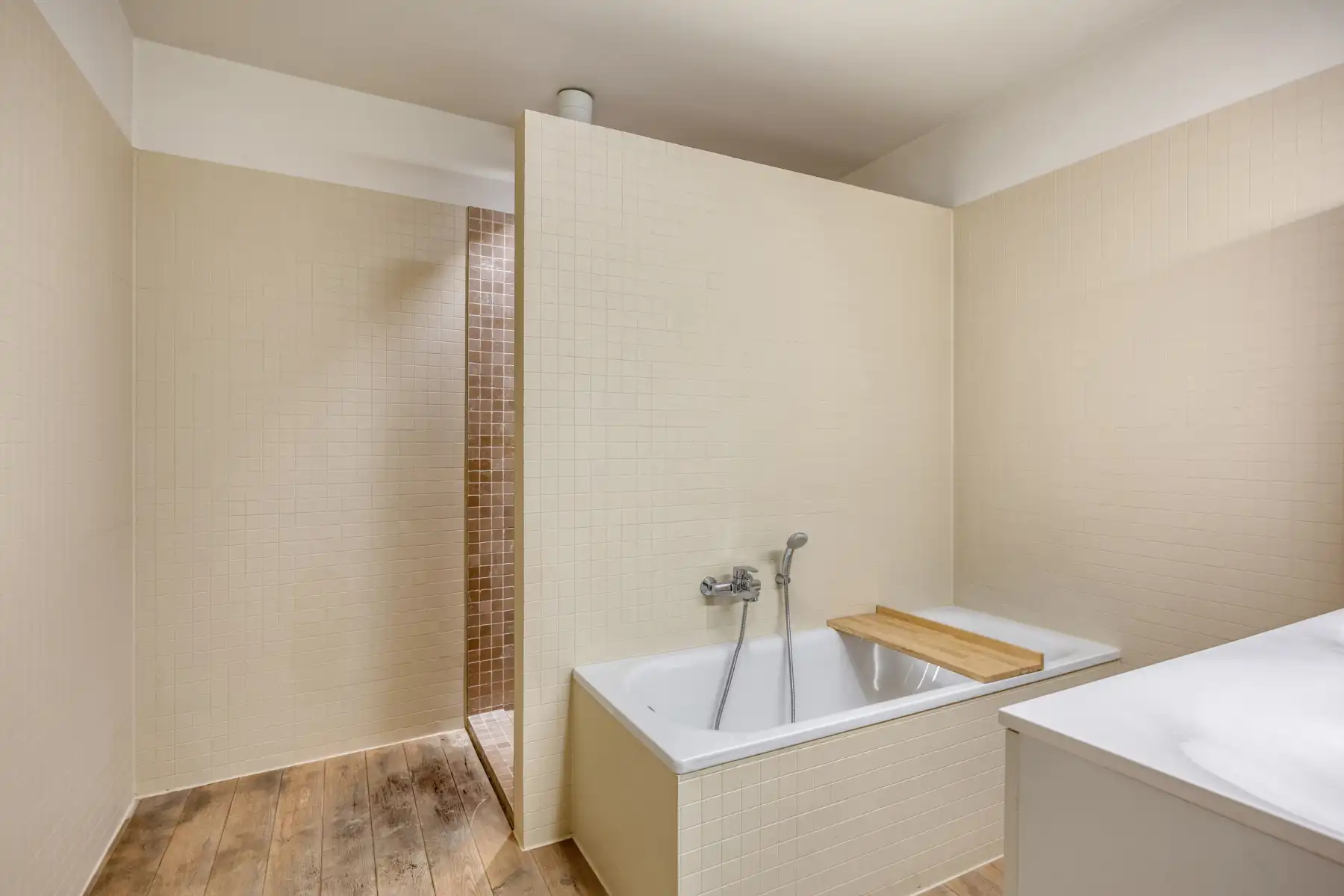 Knap appartement met terras in historisch gebouw foto 15