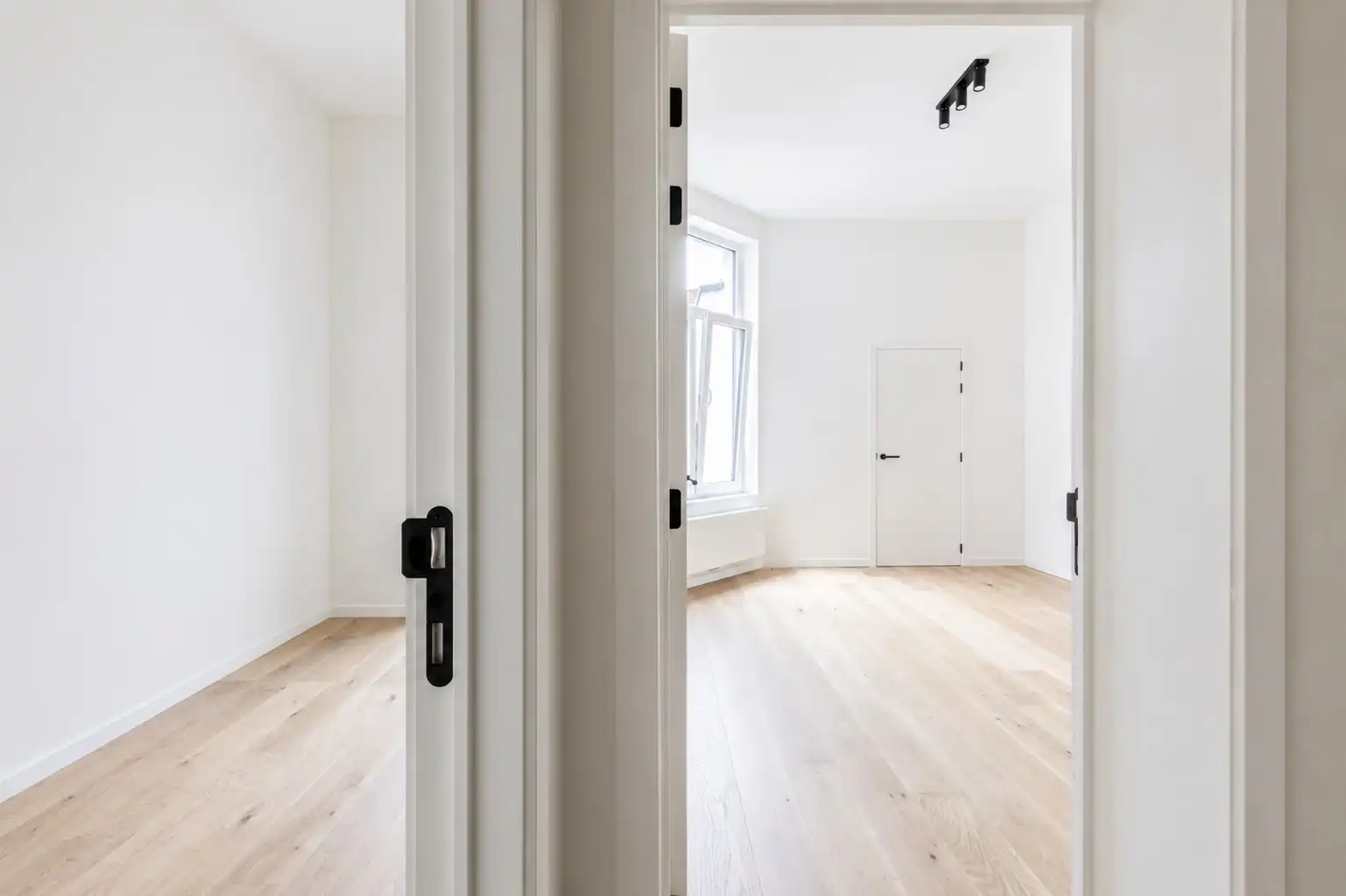 Gunstig gelegen 2 slaapkamerappartement met terras  nabij het Zuidpark foto 7