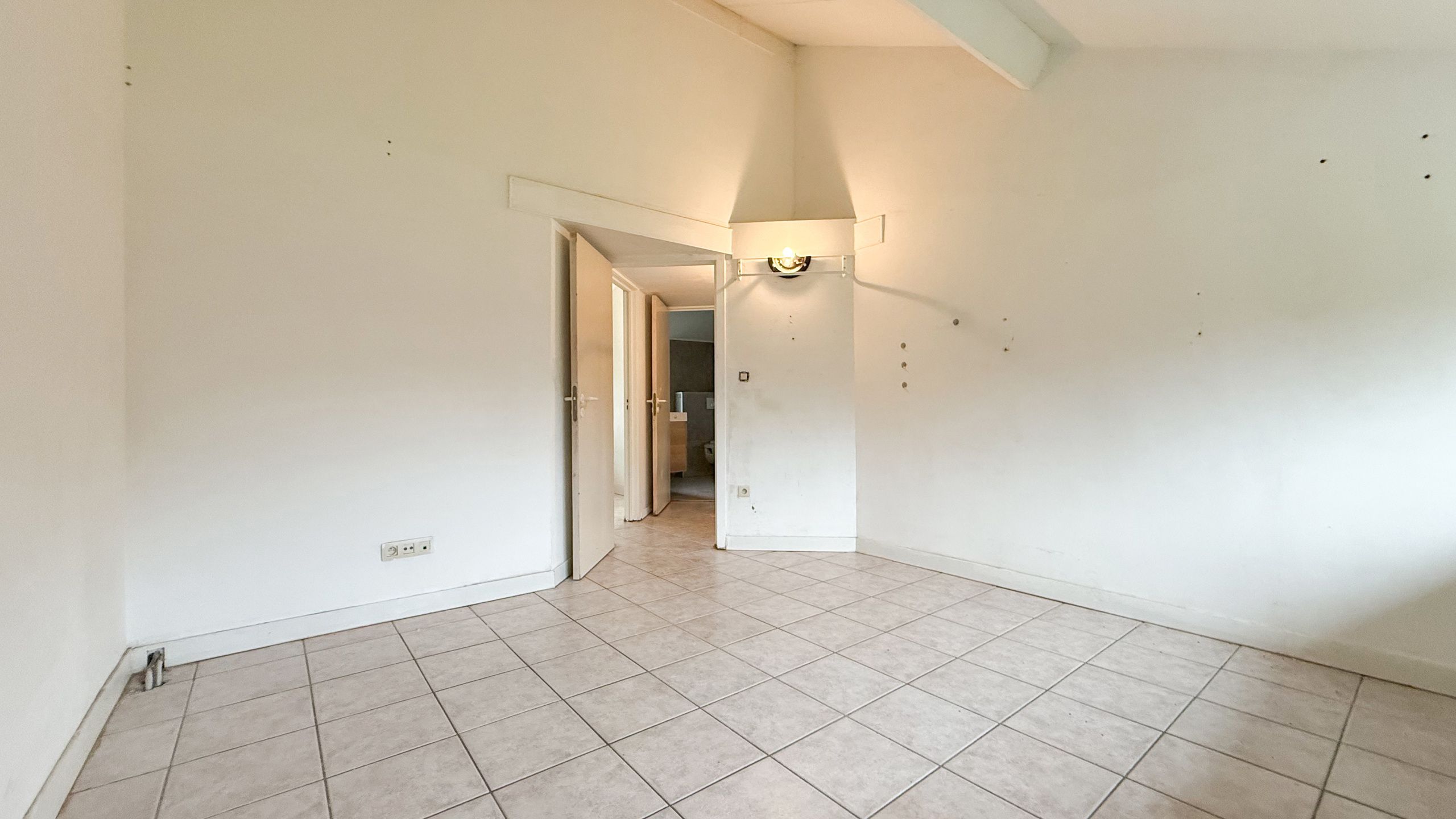 Te renoveren woning met grote tuin in doodlopende straat! foto 28