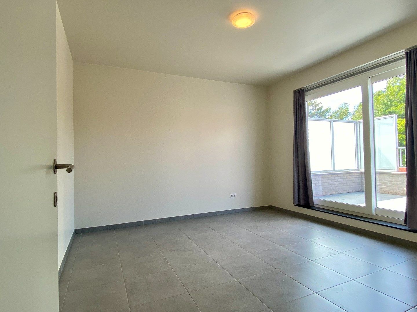 Instapklaar appartement met garage en ruim terras foto 6