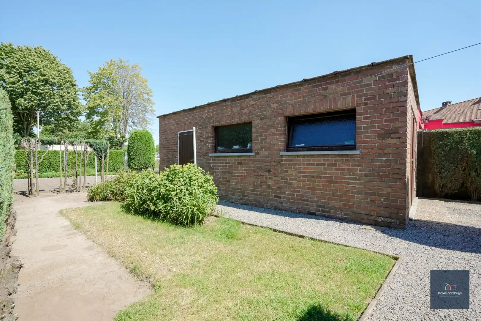 Te renoveren HOB met garage en bijgebouw op een mooi perceel foto 12