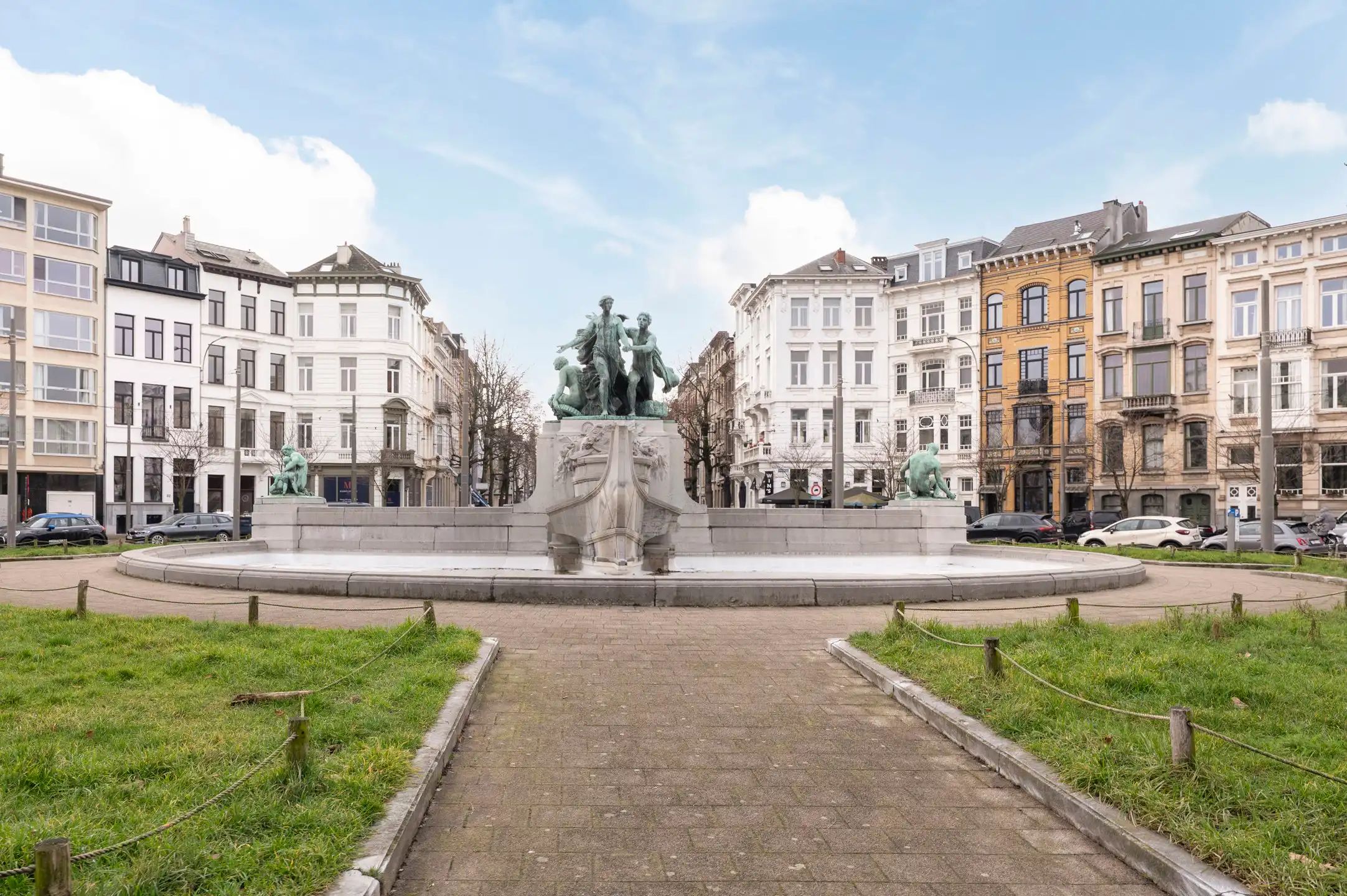 Ruime te renoveren woning met 4 verdiepen & garage foto 6