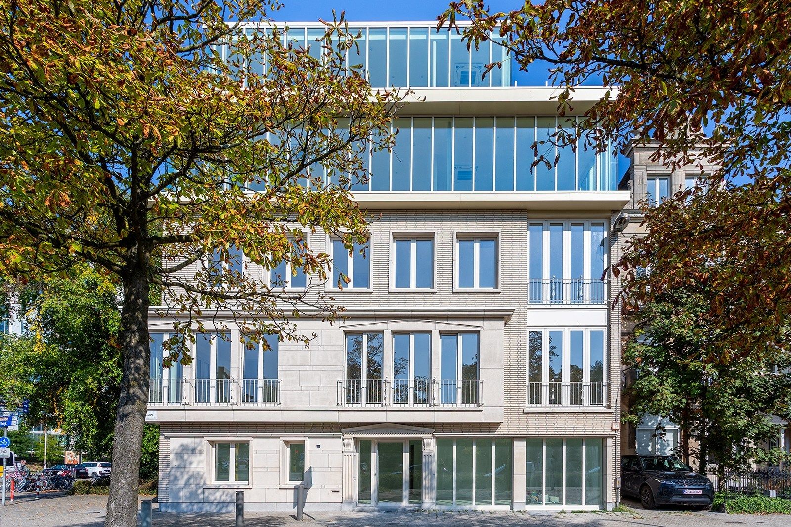 Architecturaal kantoorgebouw op absolute zicht locatie!  foto 31