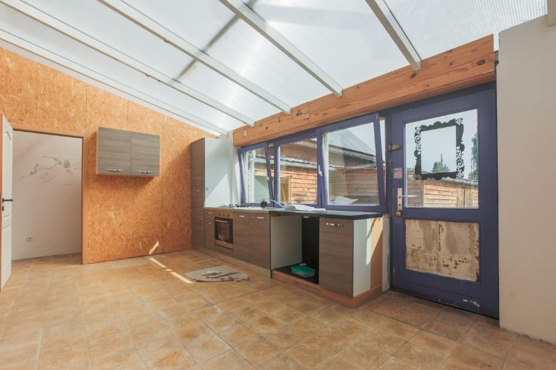 Te renoveren woning met2 slaapkamers op een totale oppervlakte van 481m². foto 5