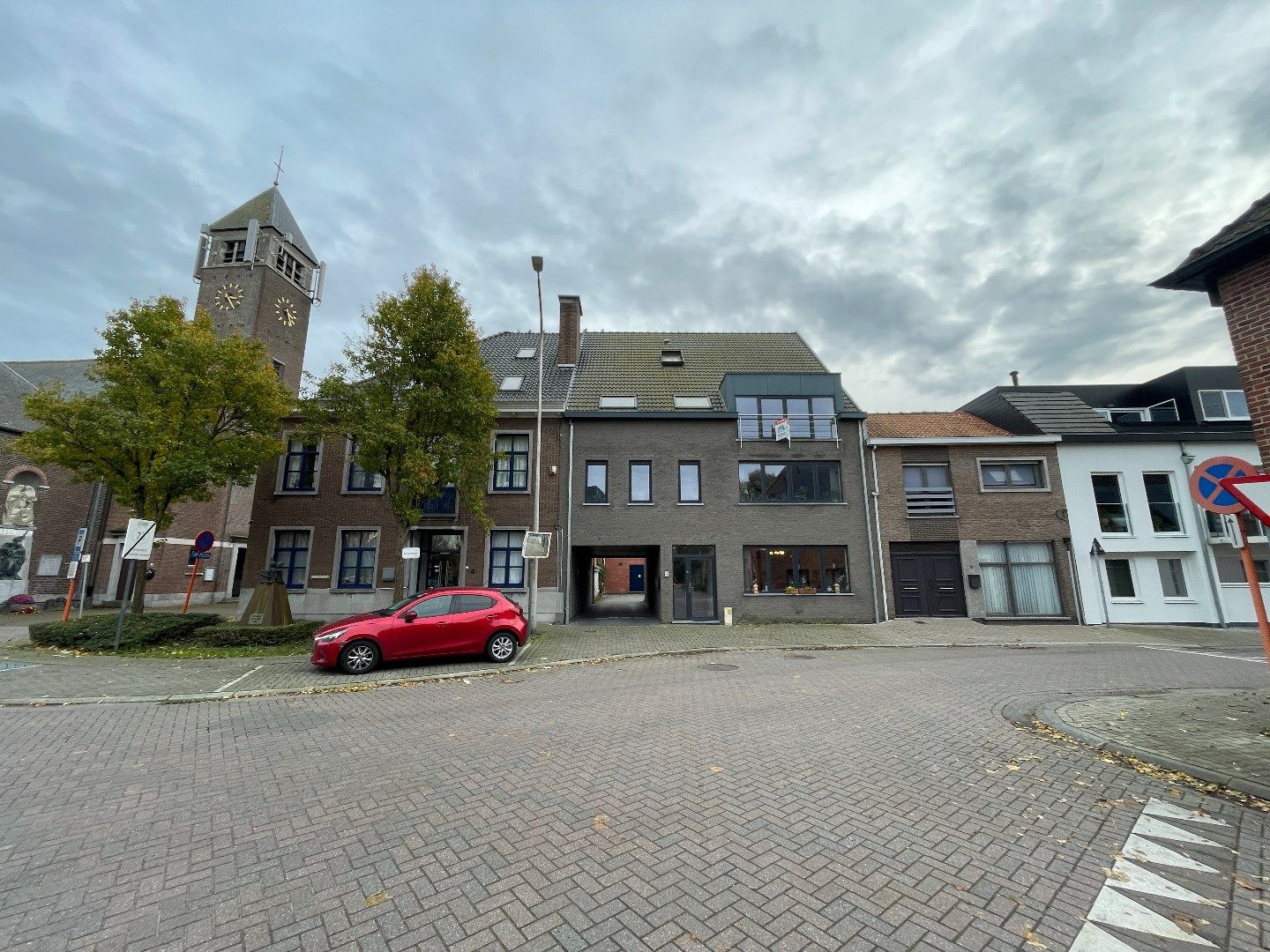 Ruim appartement met 2 slaapkamers en terras foto 3