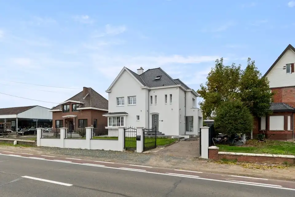 RUIME, GERENOVEERDE OPEN BEBOUWING MET 6 SLKS EN KNAPPE TUIN IN ALKEN foto 45