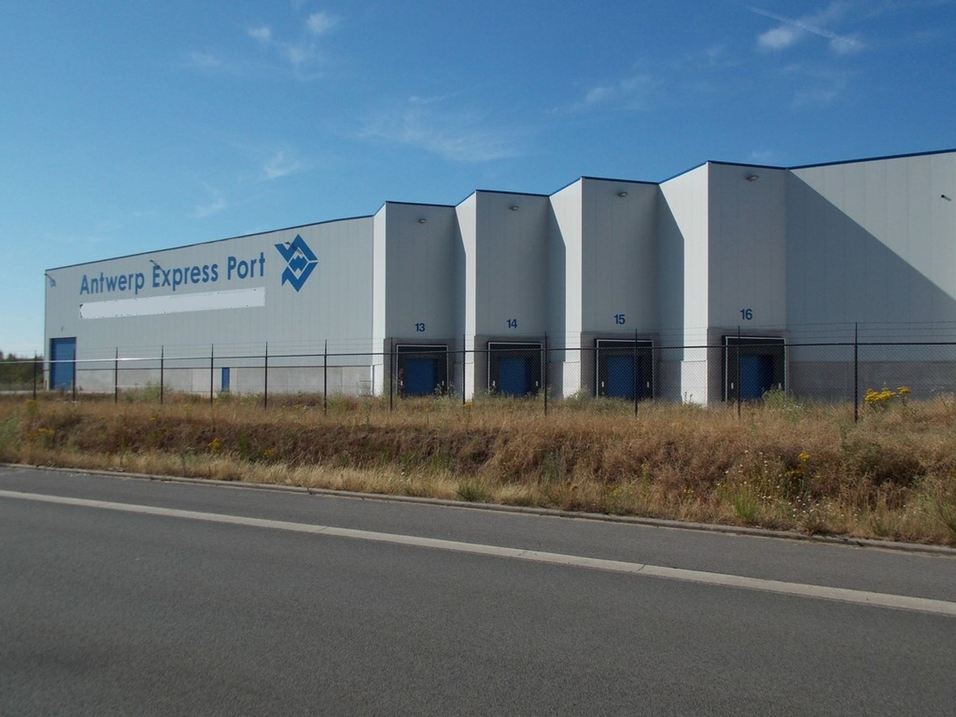 GROBBENDONK: Kantoor te huur foto 6