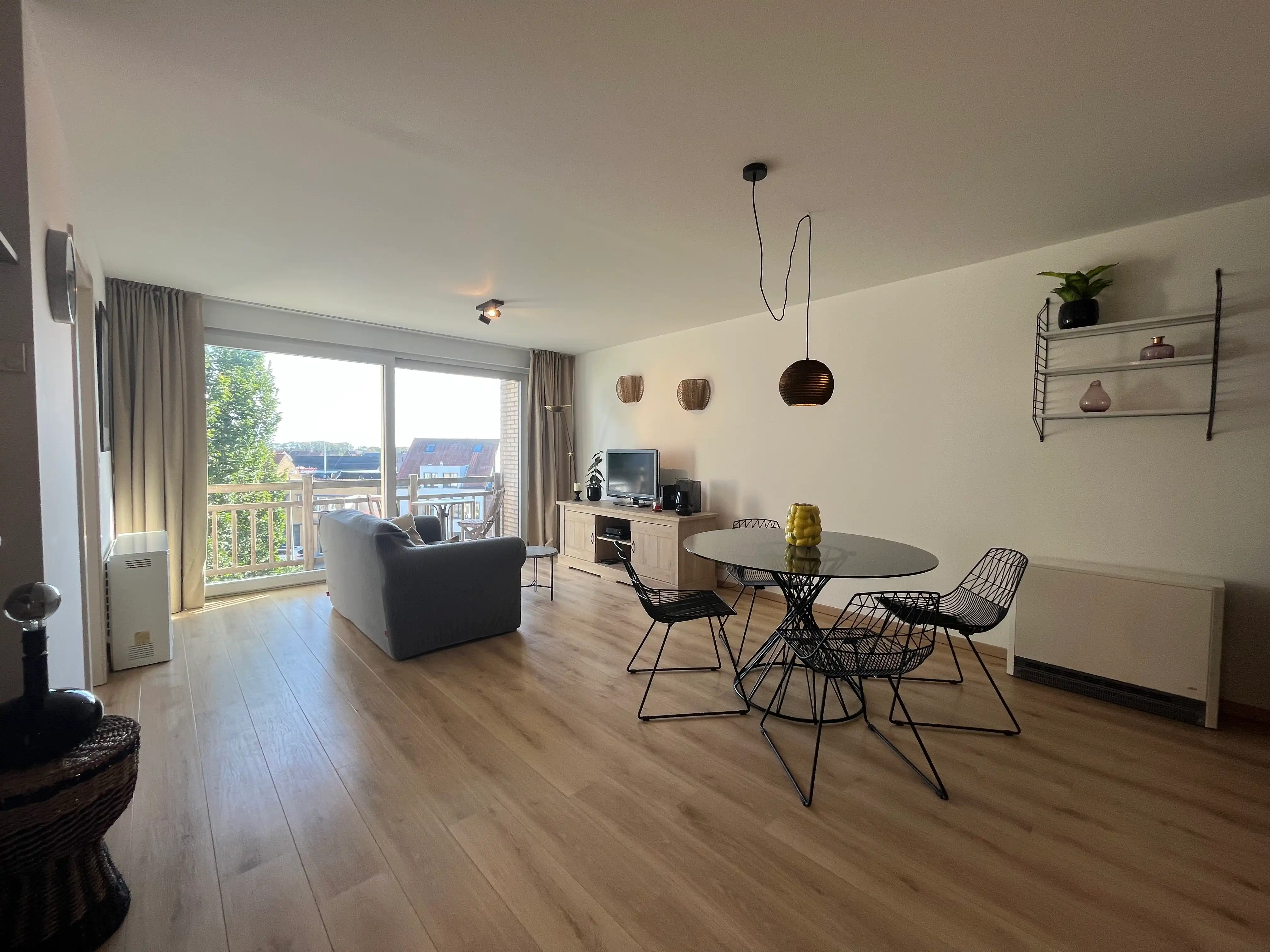 Gemeubeld appartement met terras en 1 slaapkamer in de Tijdokstraat foto 5