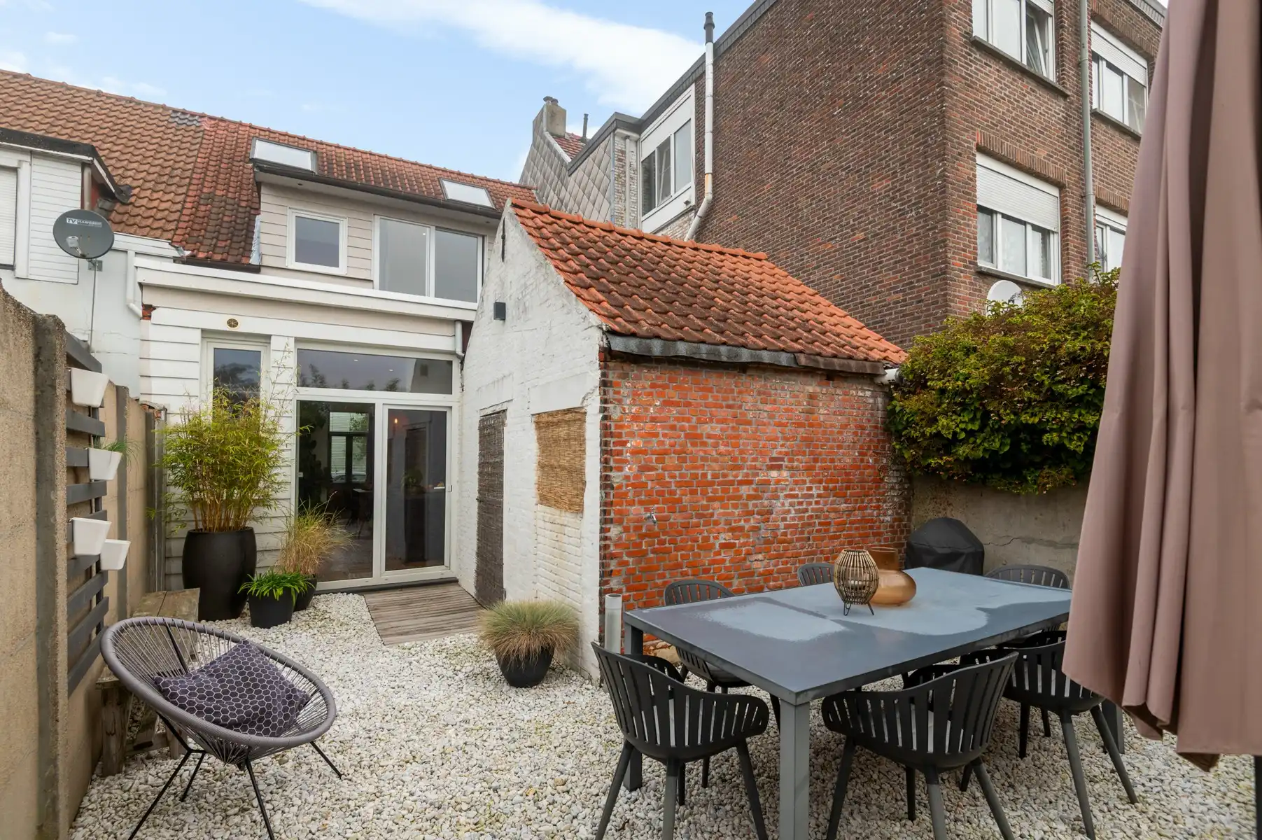 Ruime woning met 4 slaapkamers en gezellige stadstuin foto 8