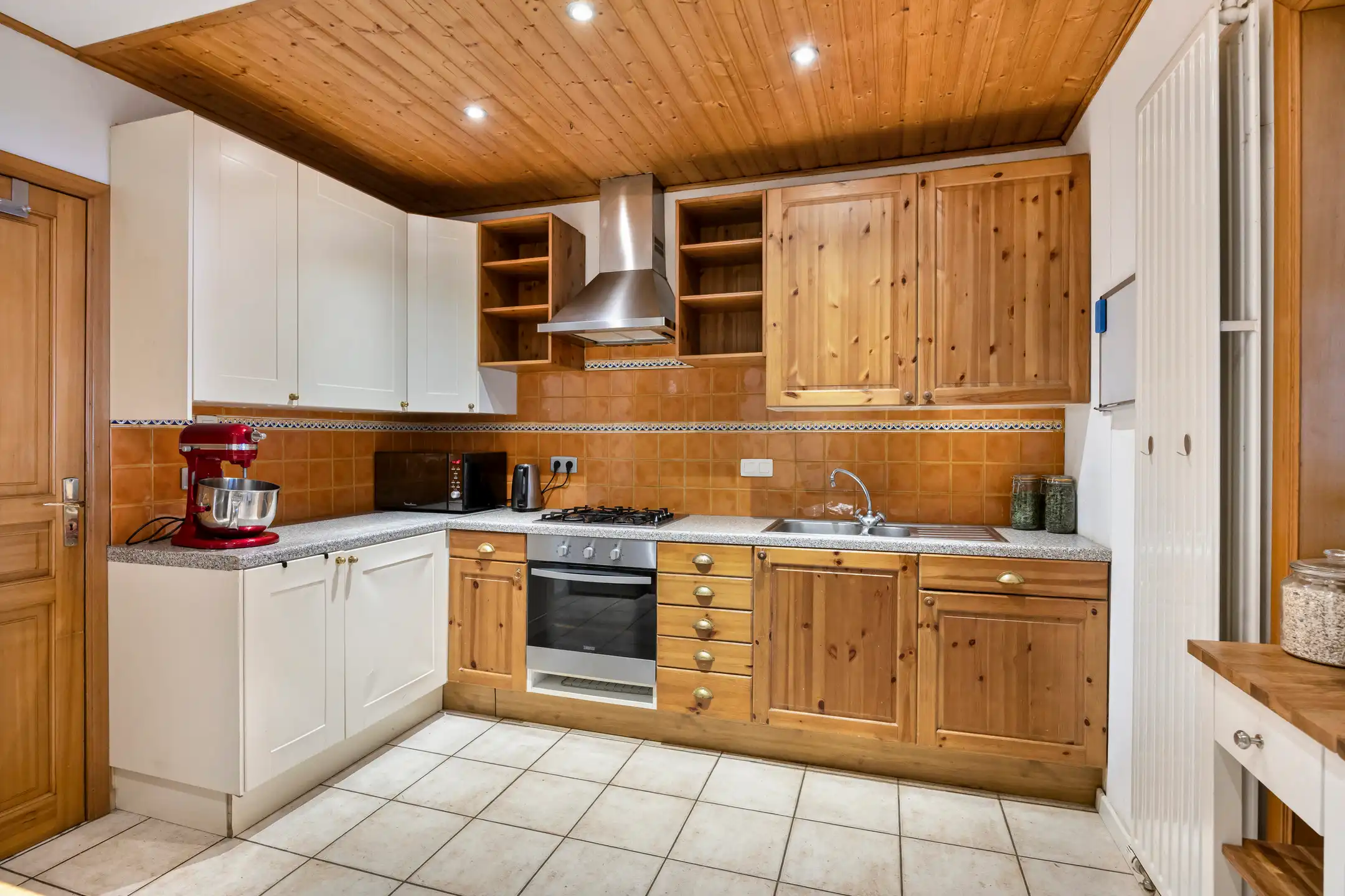 Ruime rijwoning op uitstekende locatie  foto 6