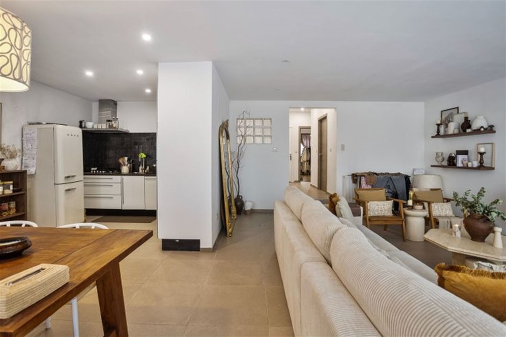 Instapklaar appartement met 2 slaapkamers en groot terras.  foto 6