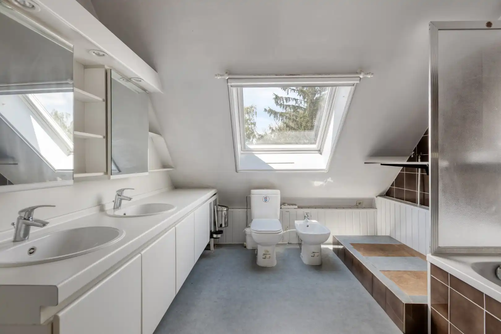 Gezellig en ruim appartement (124m²) met zonneterras en garage - wandelafstand centrum Tongeren foto 17