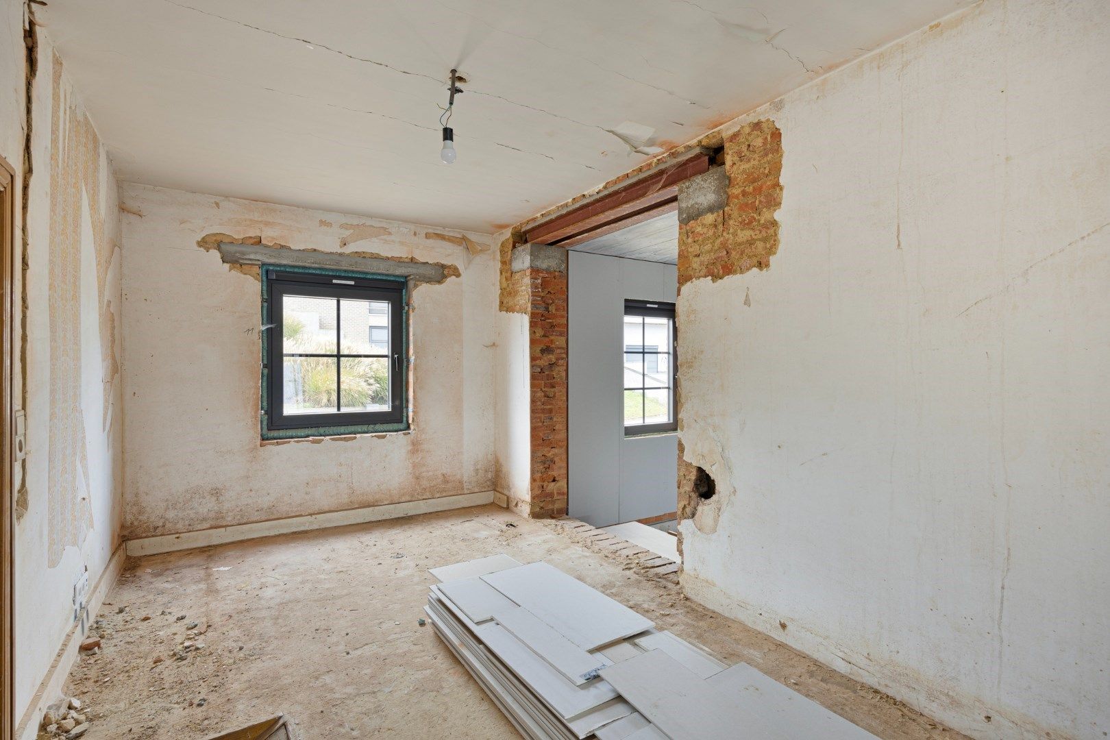 Prachtig vernieuwde woning verder af te werken foto 12