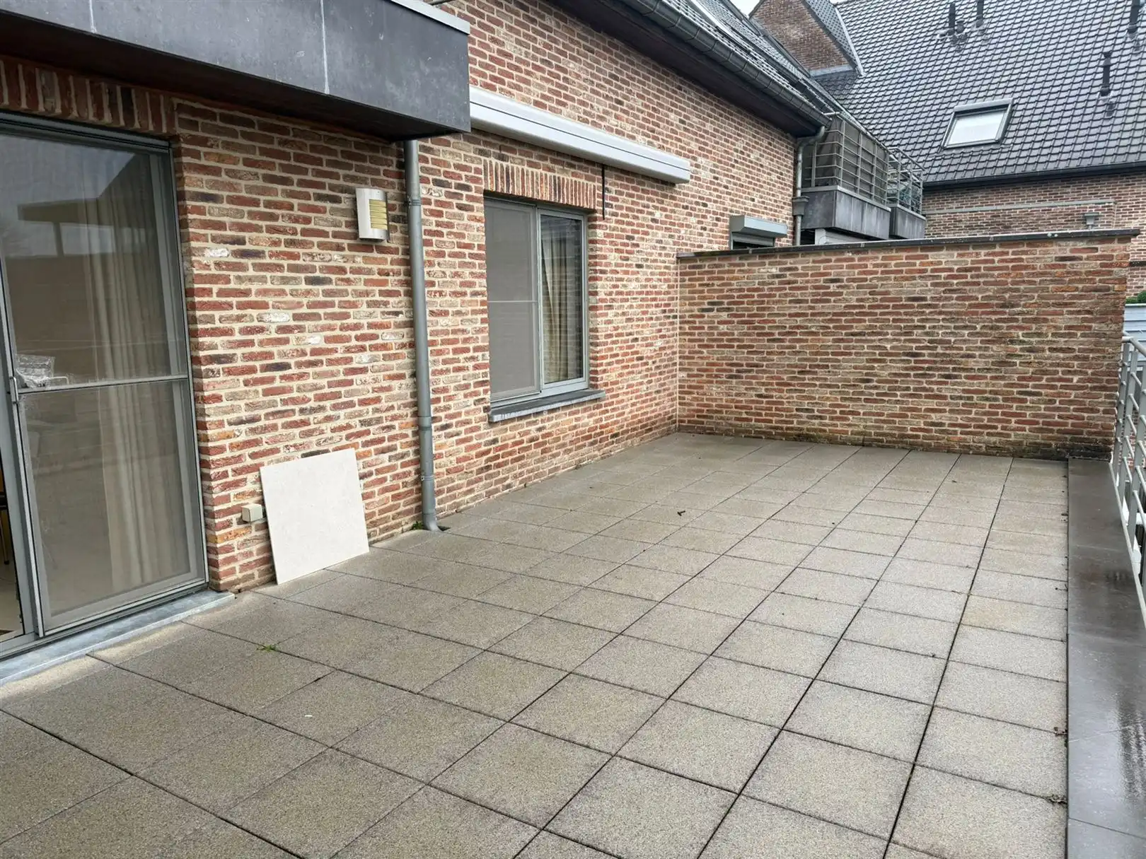 TE HUUR: Ruim appartement met 2 slaapkamers te Heusden-Zolder! foto 17