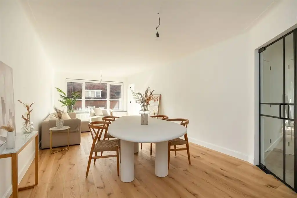 Volledig gerenoveerd appartement met terrasje foto 8