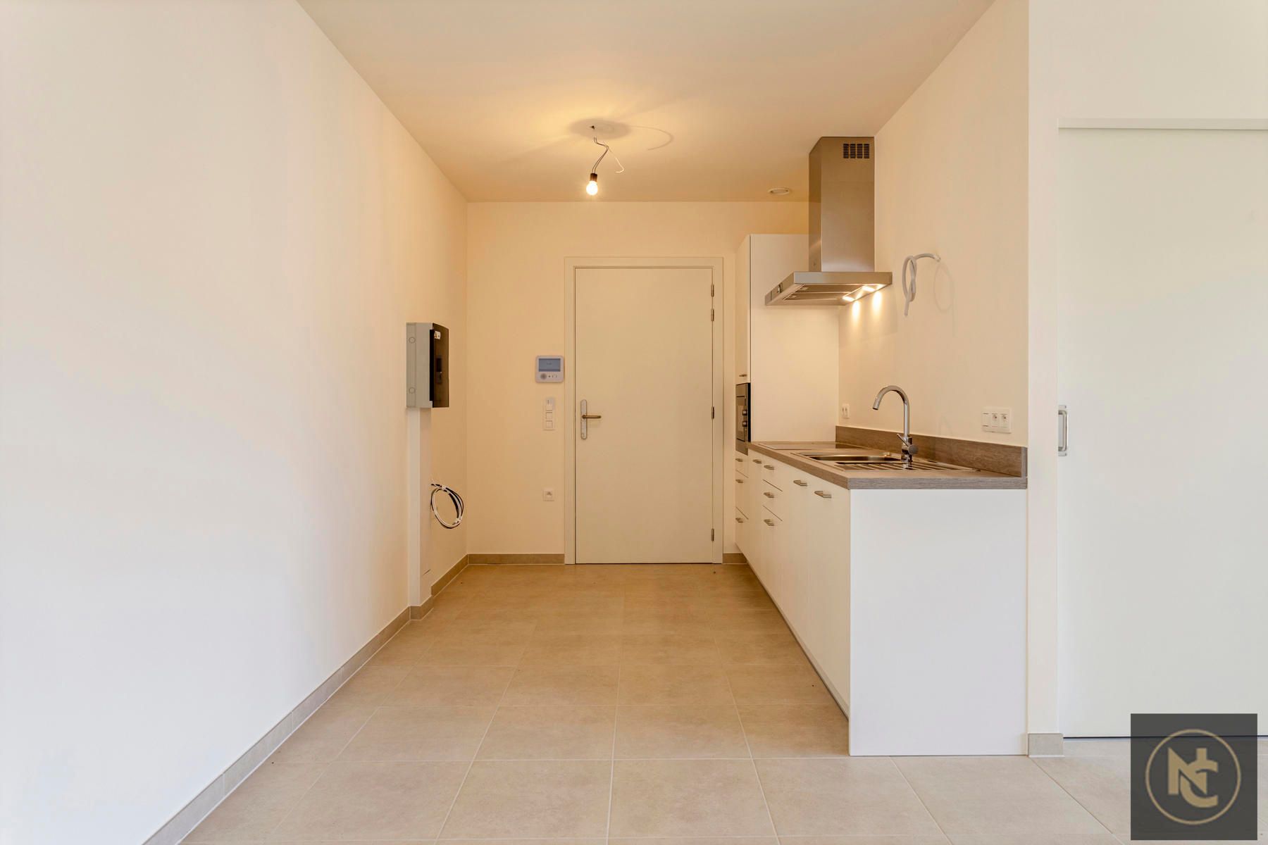 Prachtige erkende assistentiewoning met 1 slaapkamer foto 9