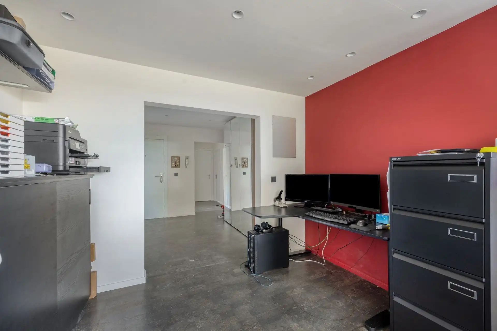 Zeer ruim, instapklaar appartement op een goede locatie foto 9