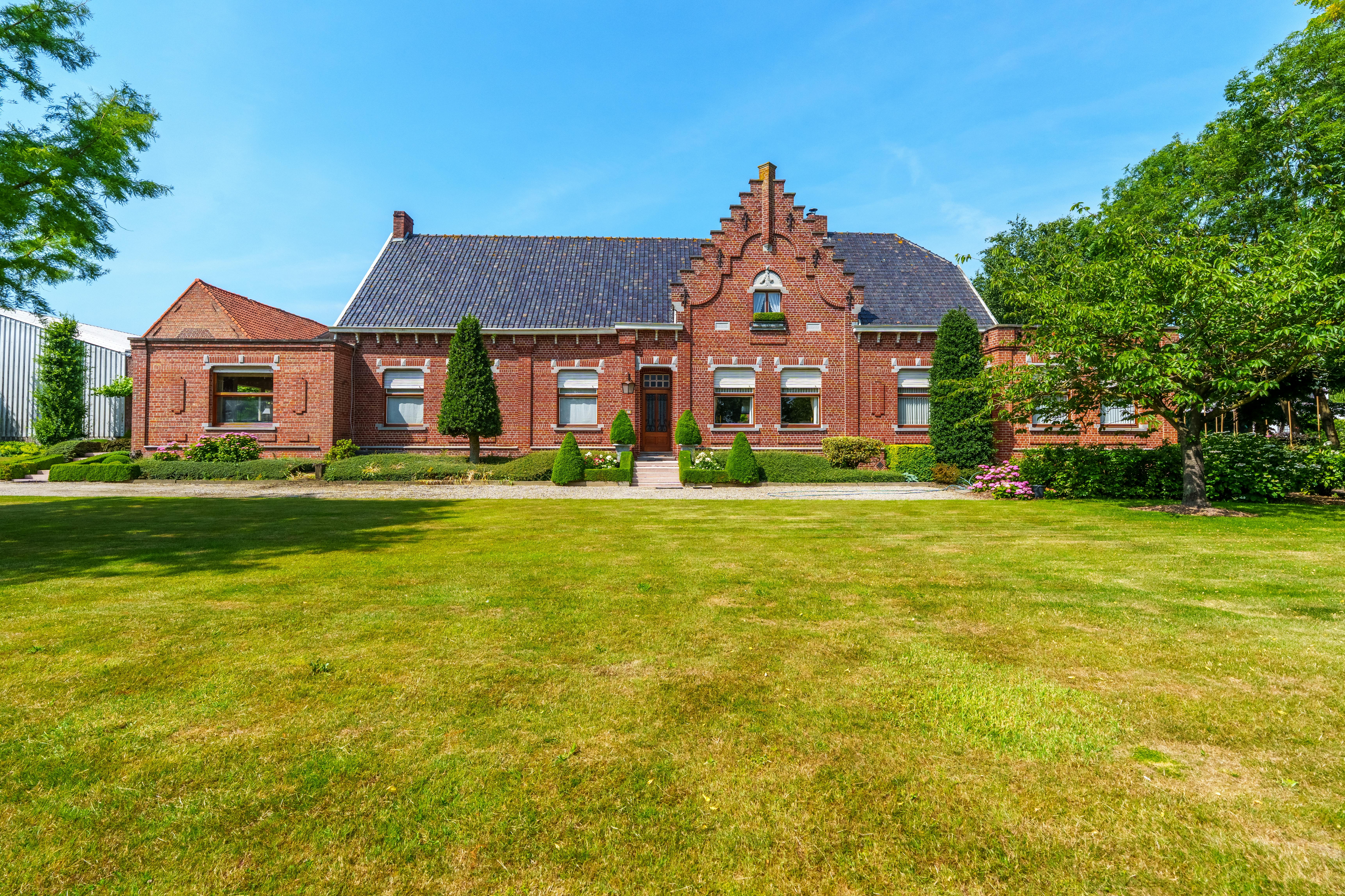 Karaktervolle historische hoeve te Sint-Eloois-Winkel  foto 3