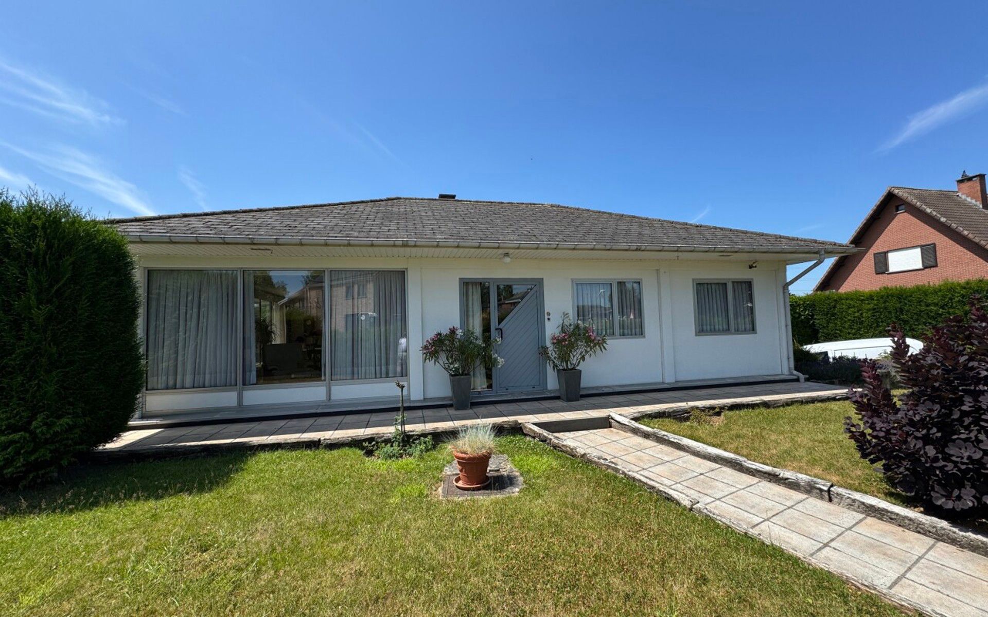 Rustig gelegen gelijkvloers-villa met 2 slaapkamers foto {{pictureIndex}}