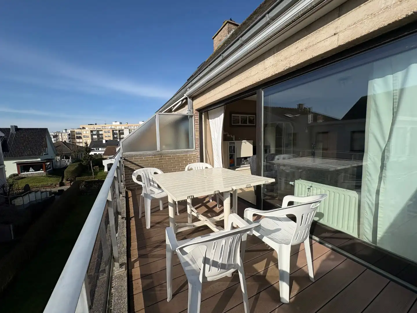 Te koop – Ruim duplexappartement aan zee met garage  foto 2