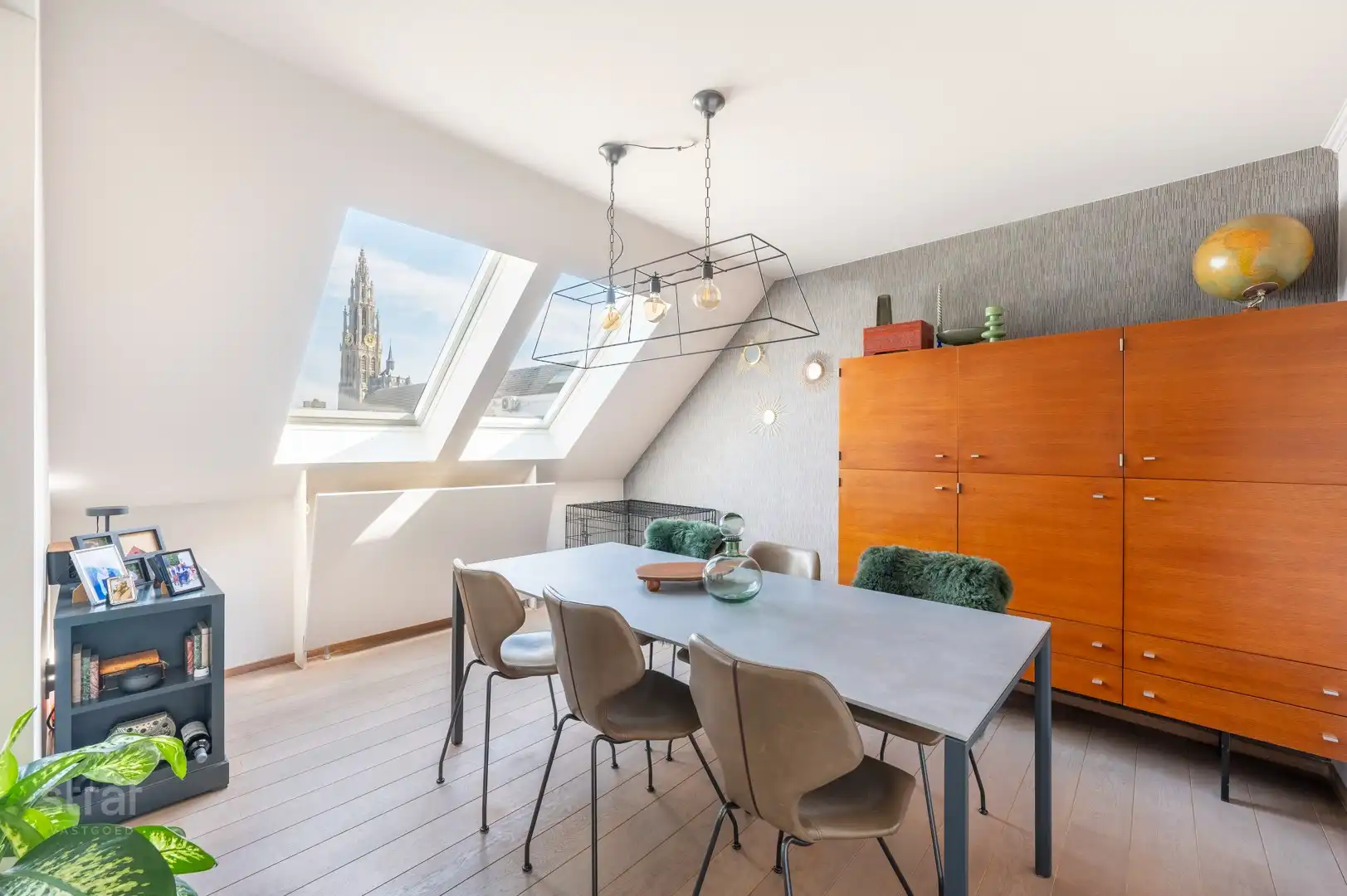 Penthouse met terras en zicht op de kathedraal in hartje Antwerpen foto 9