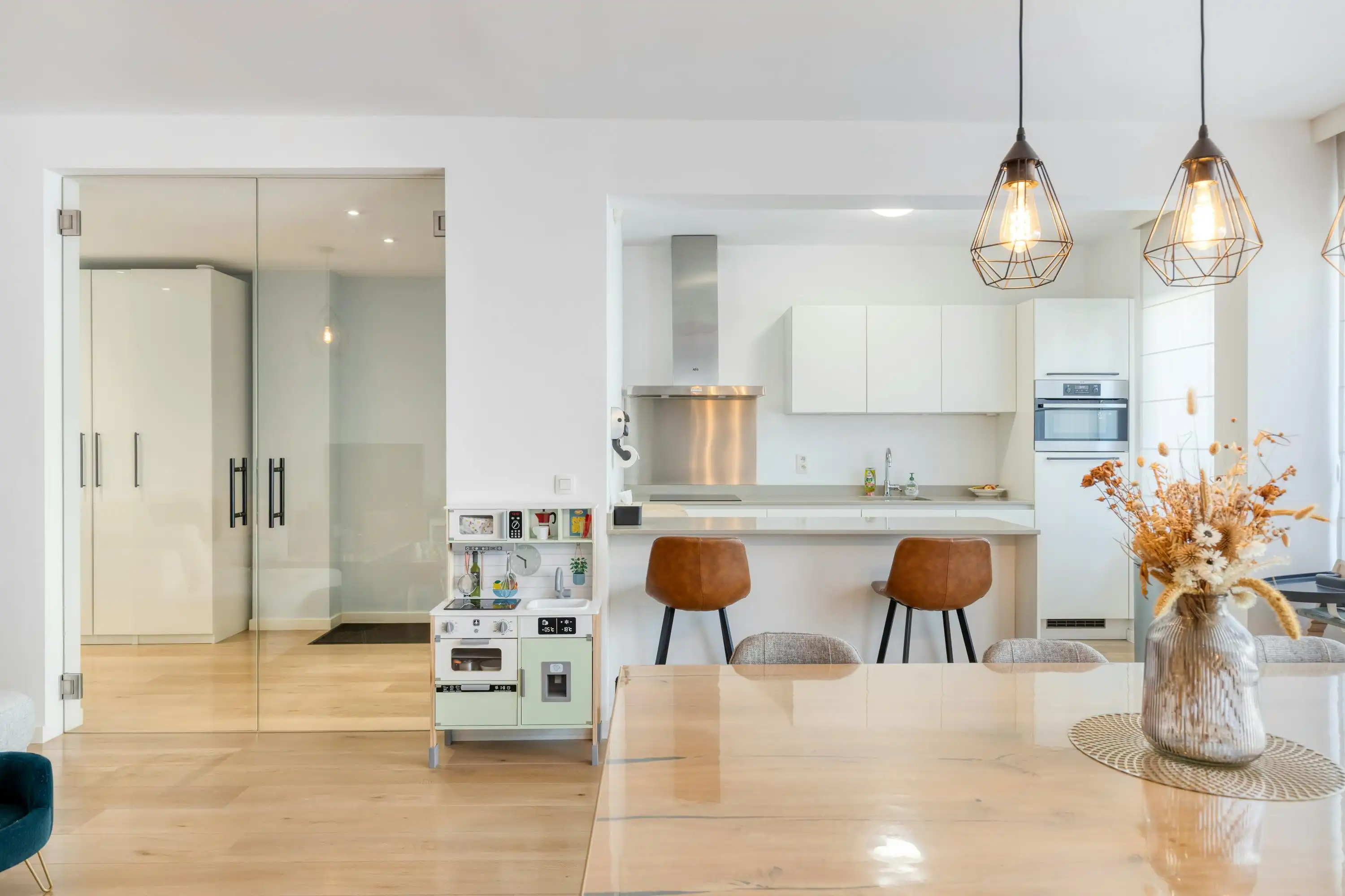 Kwalitatief appartement met 3 slaapkamers te koop in Merksem foto 5