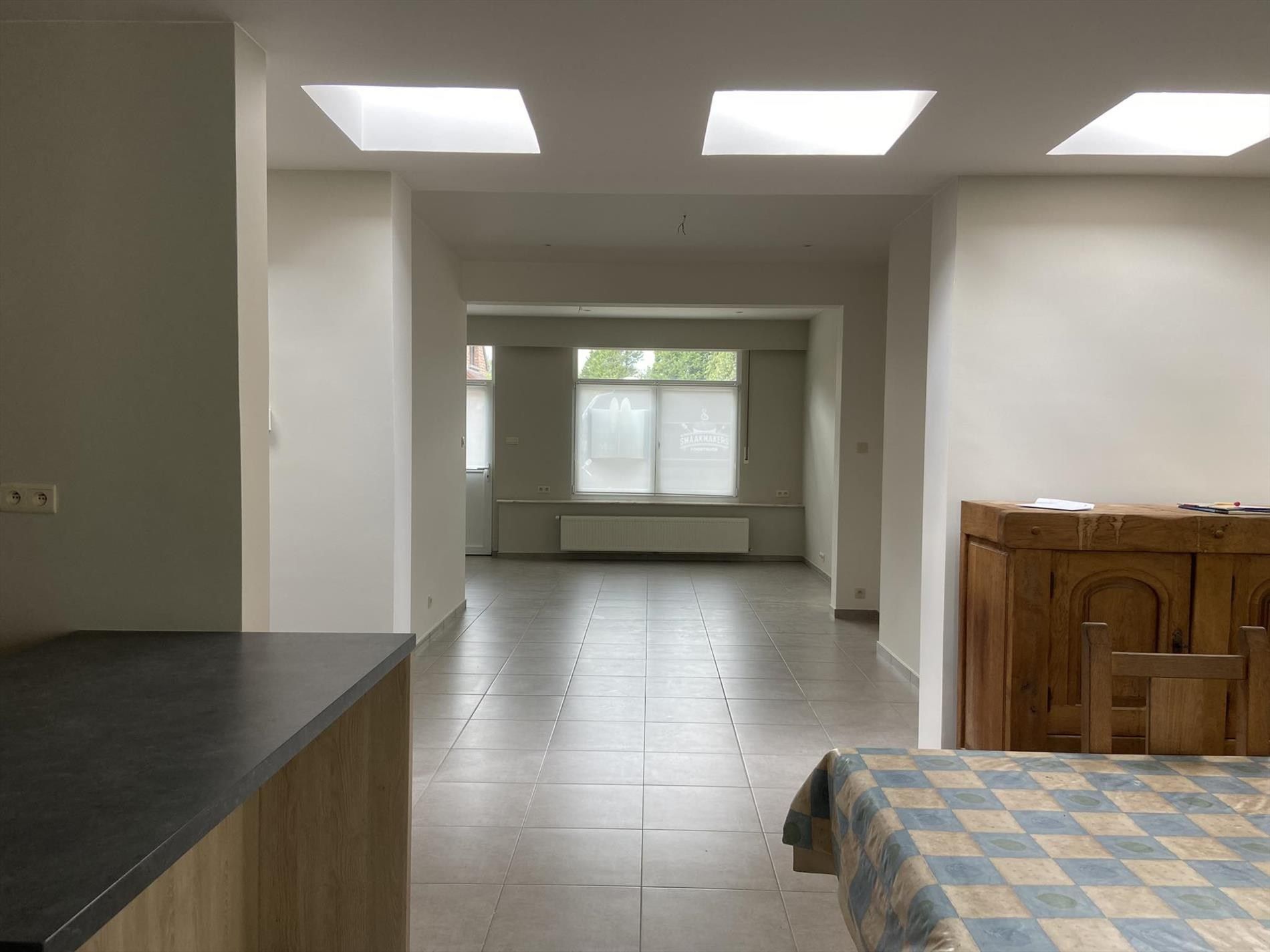 Ruime rijwoning met 3 slpks en tuin gelegen te Sint-Jozef-Olen! foto 3