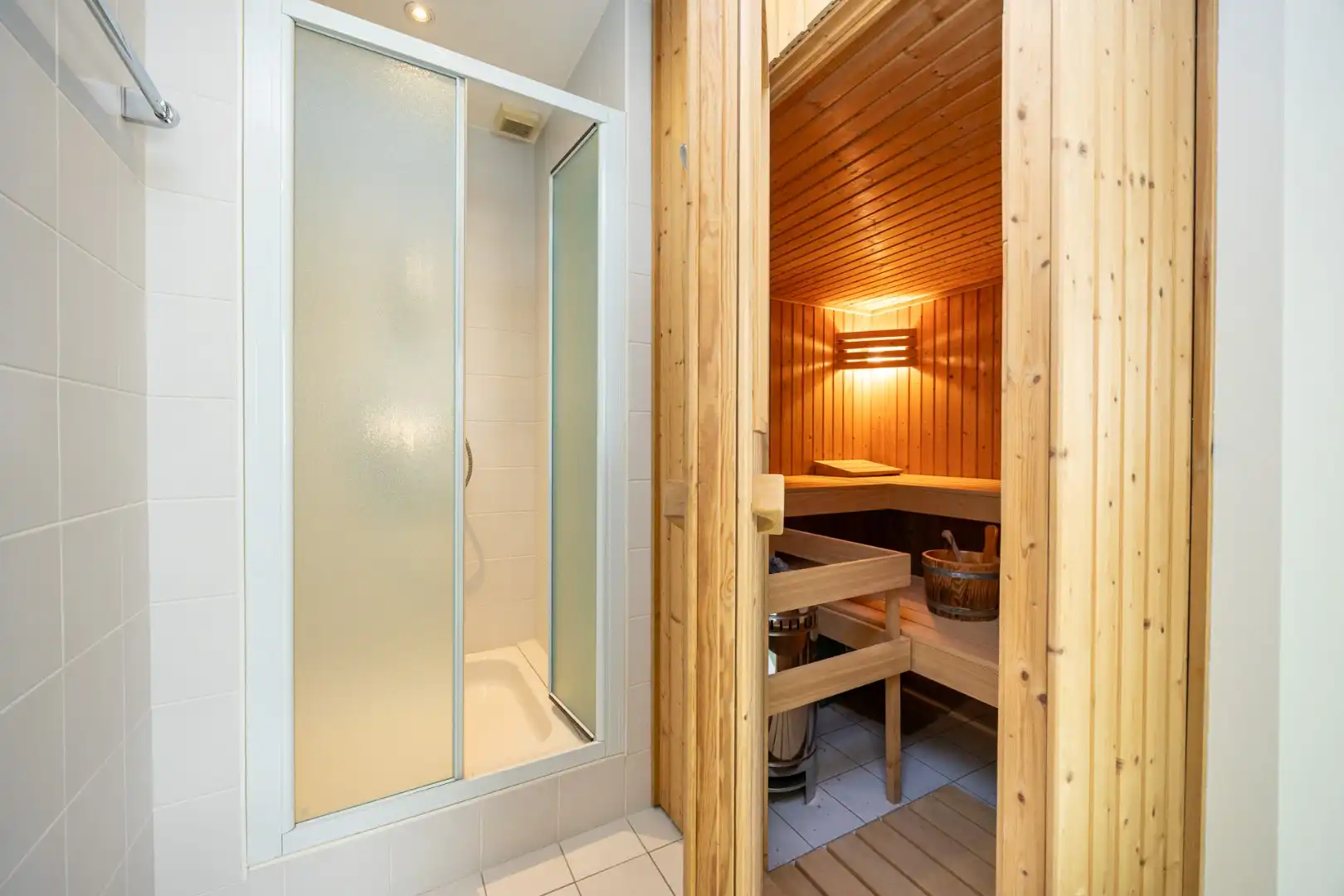 Exclusieve villa met gelijkvloerse master suite, prachtige tuin en uitzonderlijk wooncomfort foto 24