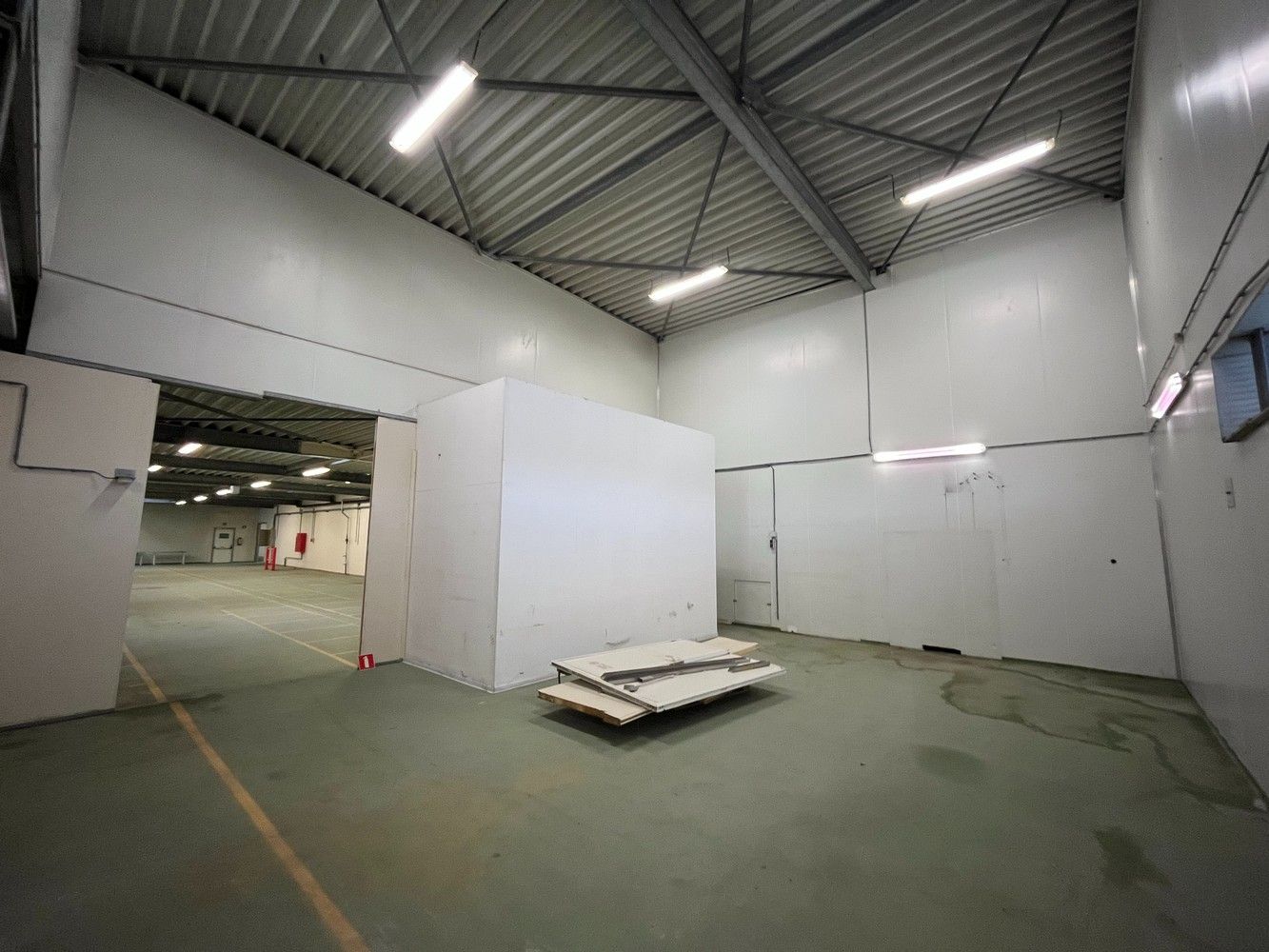 +/- 1790m² bedrijfsgebouw foto 19