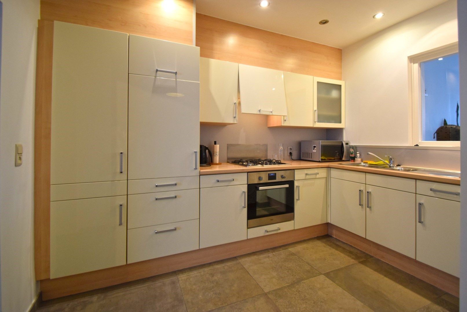 KARAKTERVOLLE WONING MET STADSTUIN foto 2