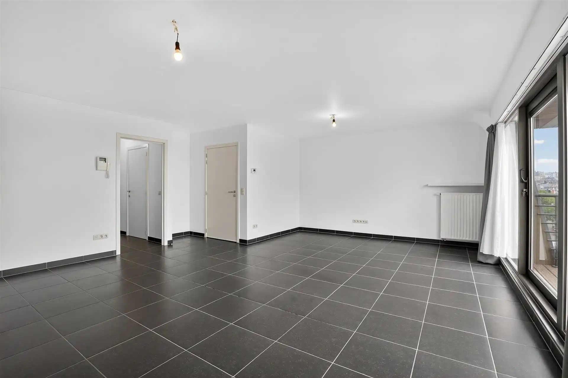 CENTRALE LIGGING / STAANPLAATS foto 6