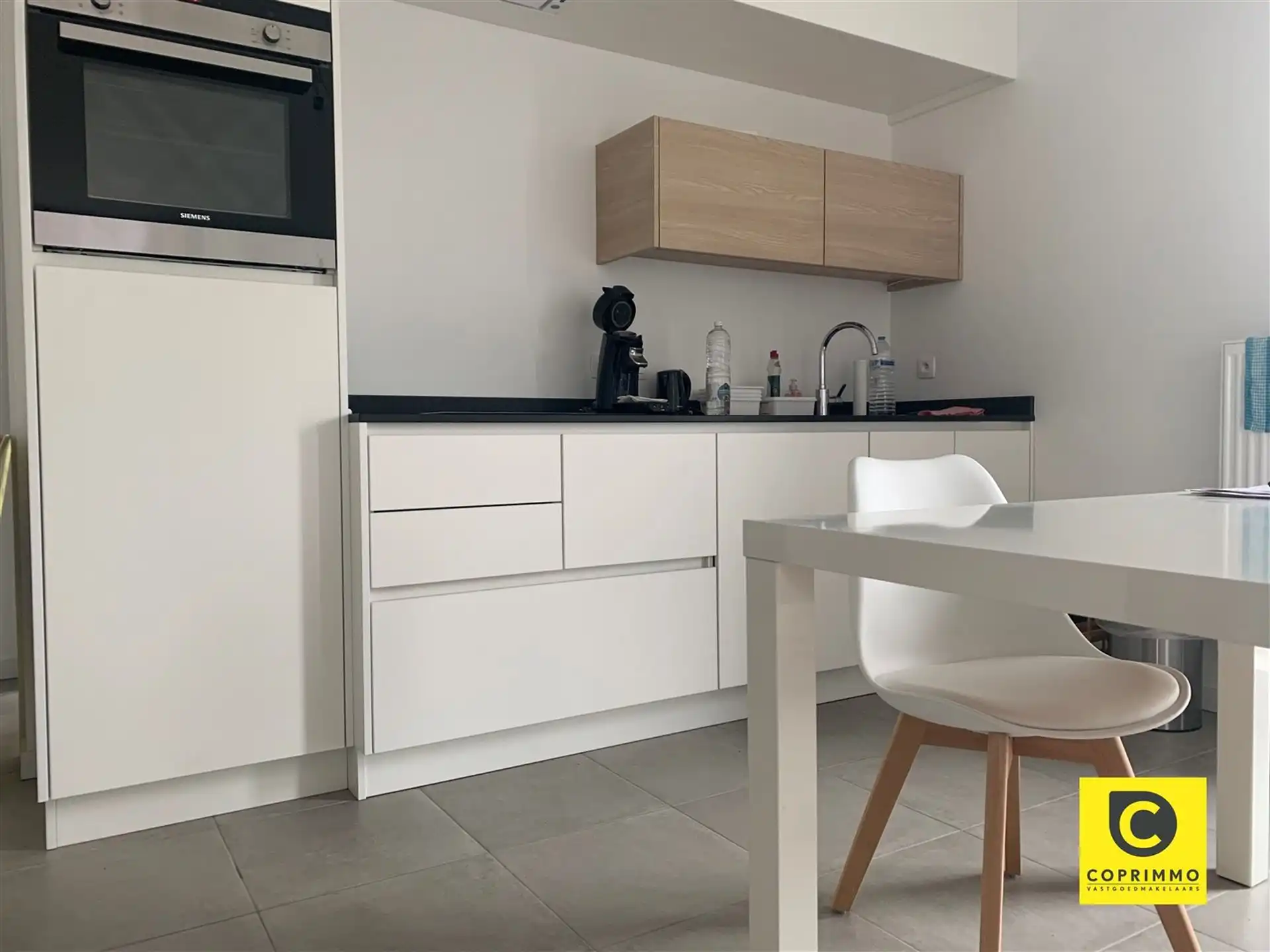 Appartement met 1 slk, terras en P foto 5