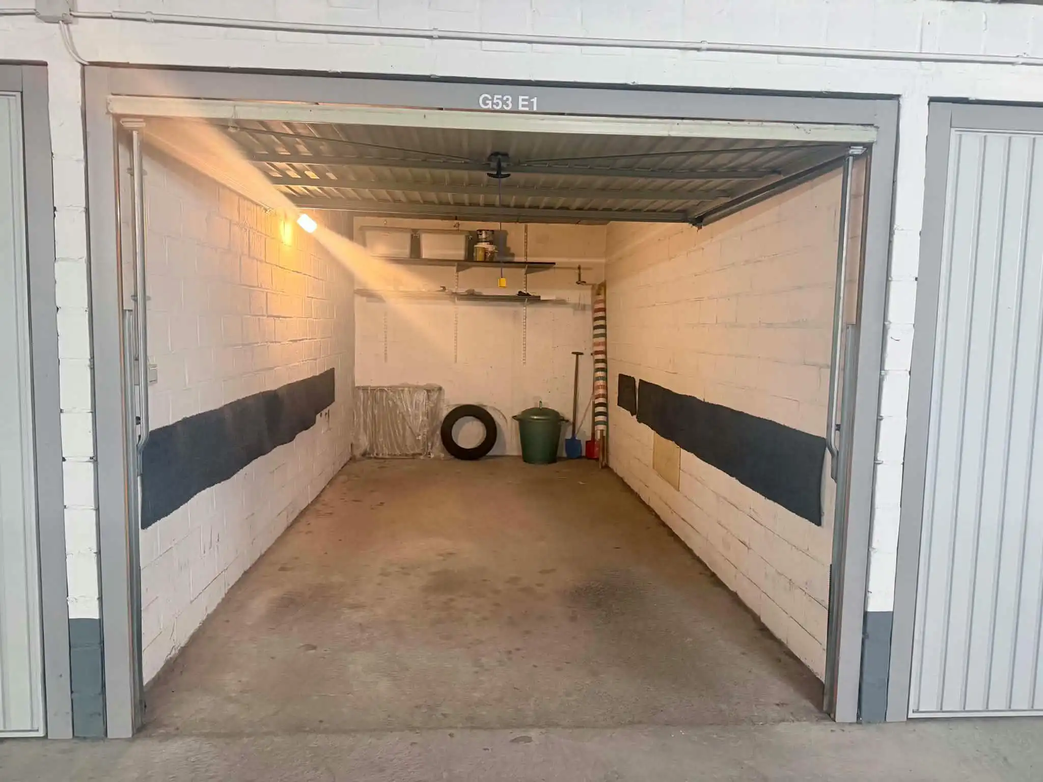 Goed gelegen garagebox te koop onder Zeedijk Middelkerke! foto 8