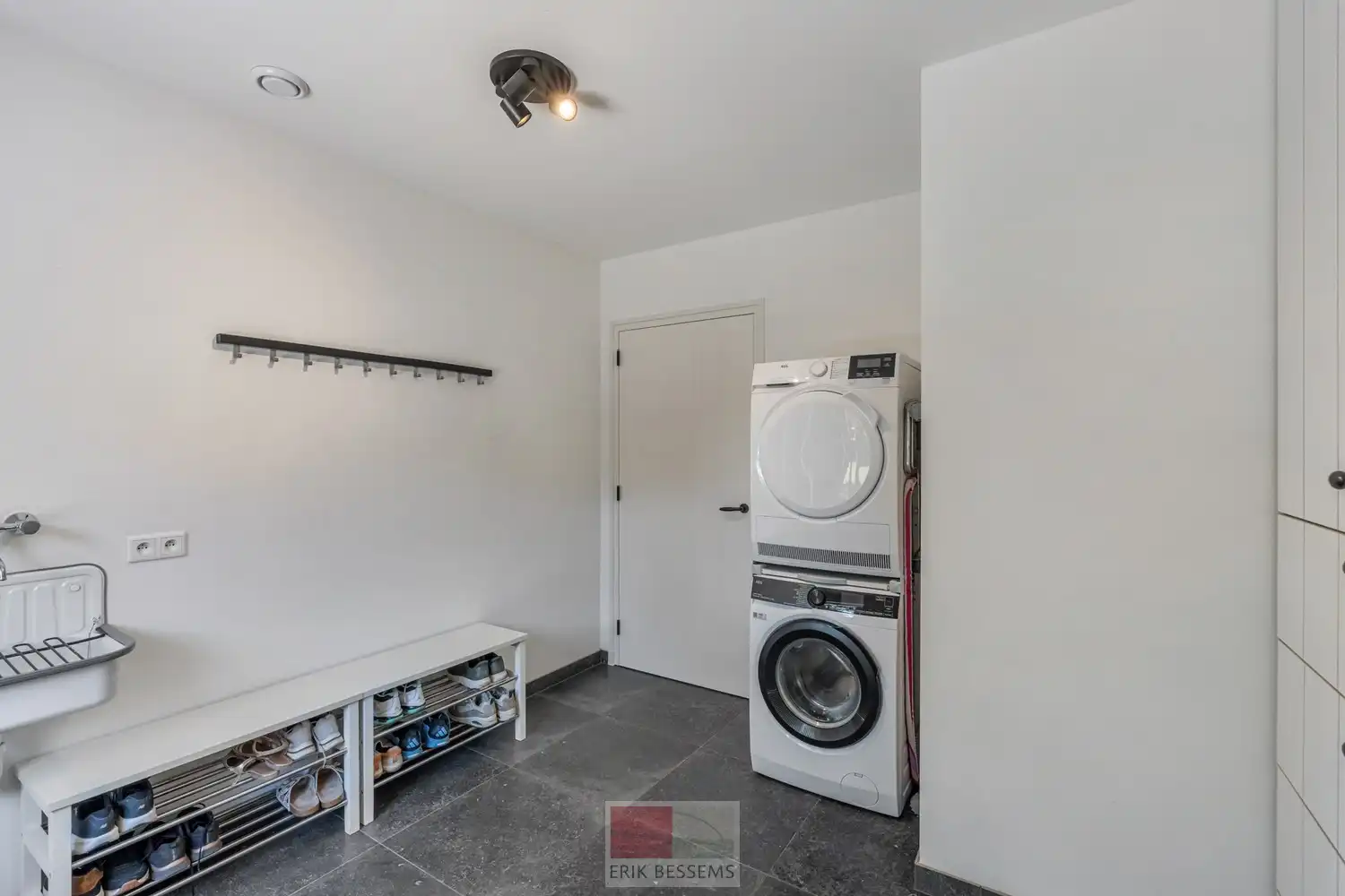 Gerenoveerde 18e-eeuwse langgevelhoeve in Kinrooi foto 22