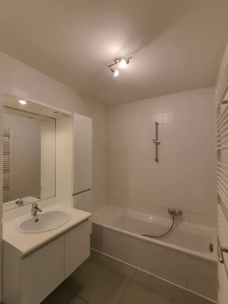 Gelijkvloers app. met 1 slaapkamer en autostaanplaats! foto 6