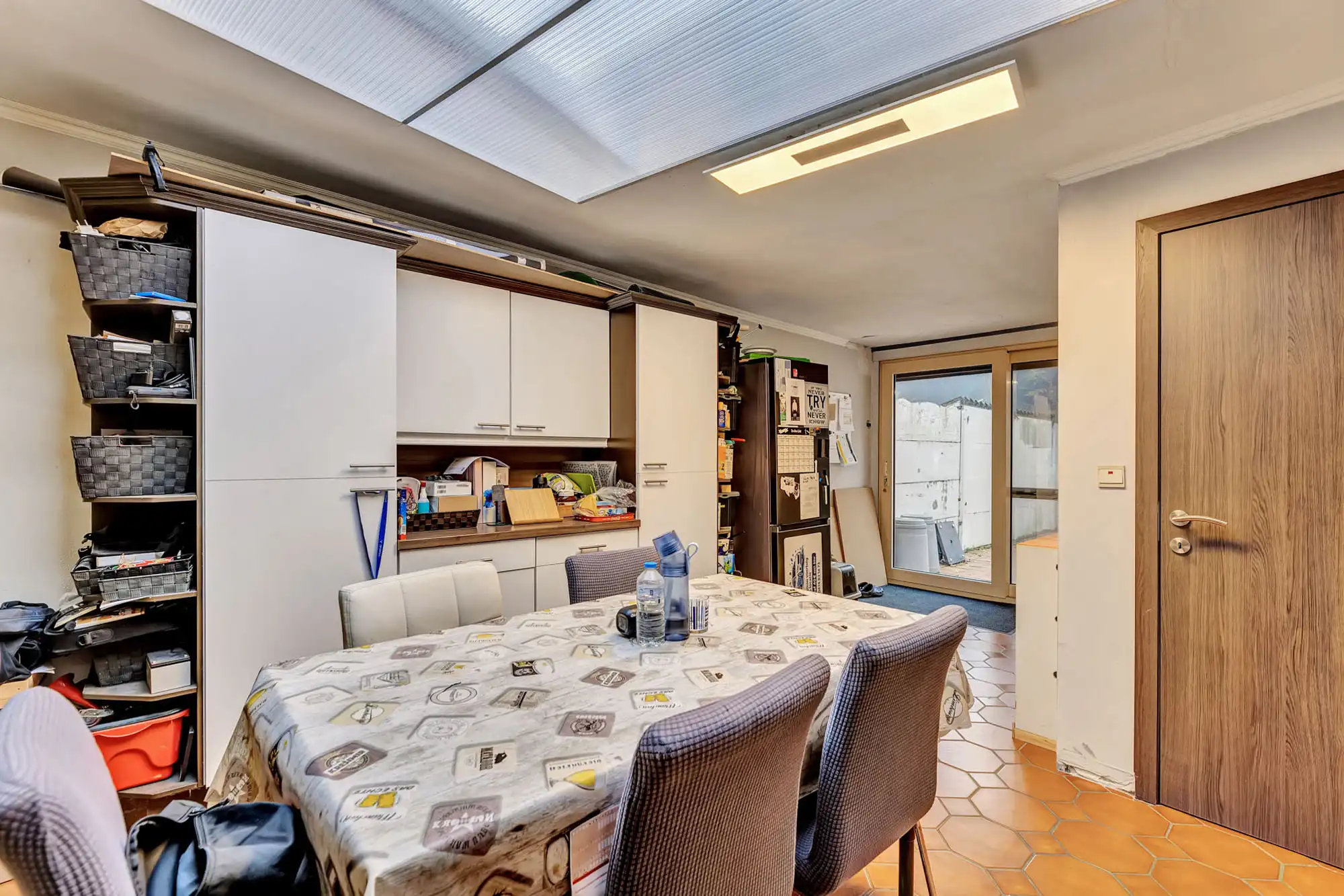 Gesloten bebouwing met 4 slaapkamers en tuin foto 8