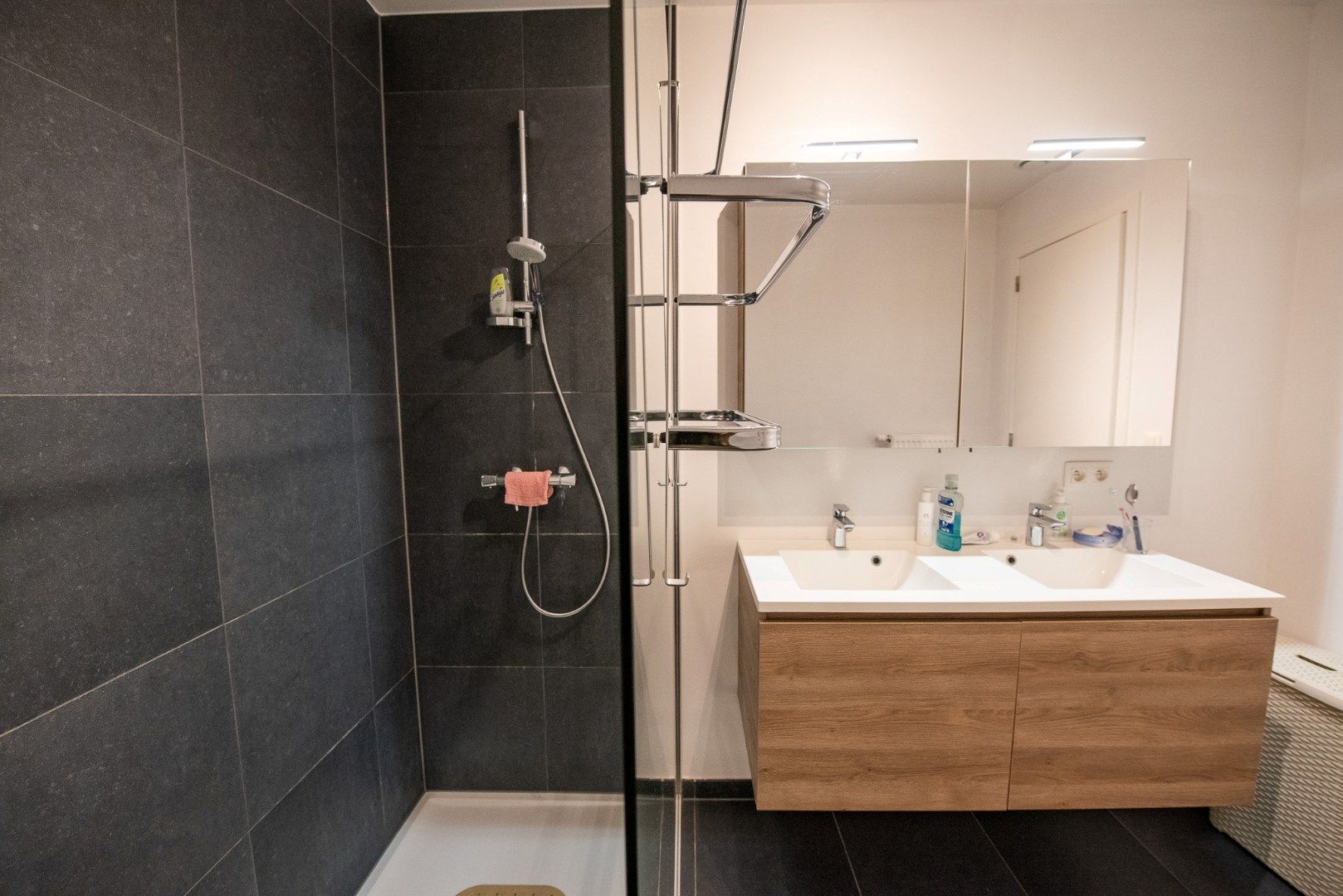 Recente benedenwoning te HUUR in centrum Waregem, 'Residentie Honfleur'. foto 11