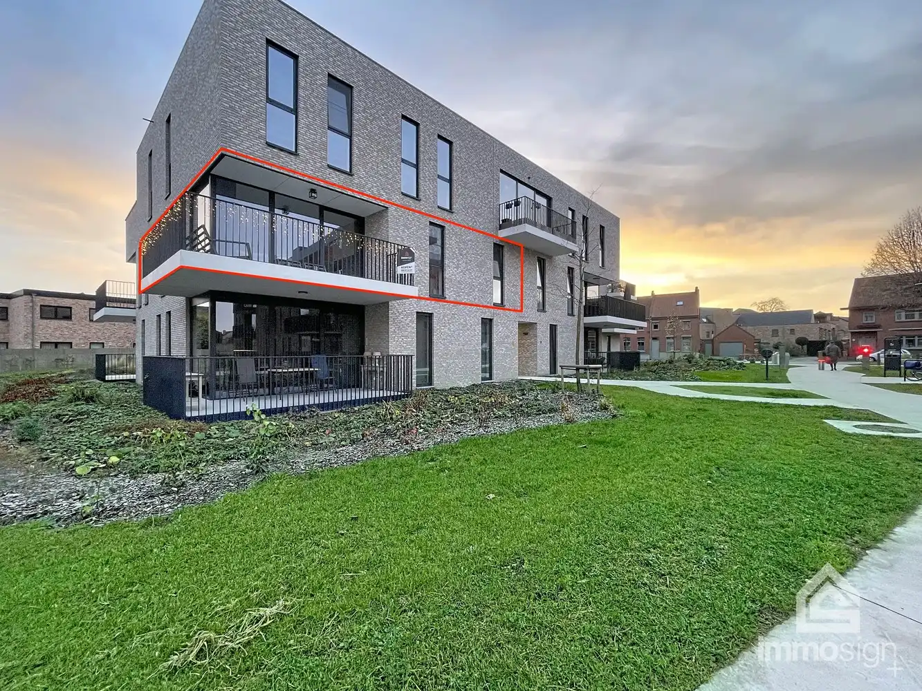 Modern appartement met twee slaapkamers op toplocatie in Bree centrum! foto 25