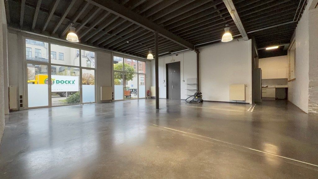 Instapklaar kantoor te huur in wijk Zurenborg te Antwerpen foto 3