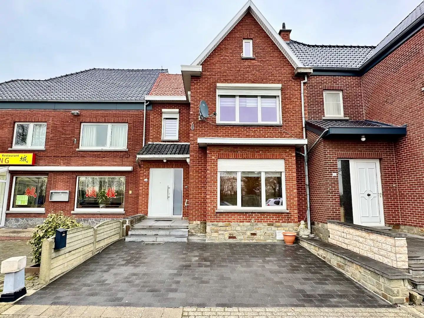 Ruime woning met tuin, terras en 3 slaapkamers in Tongeren-Borgloon foto {{pictureIndex}}