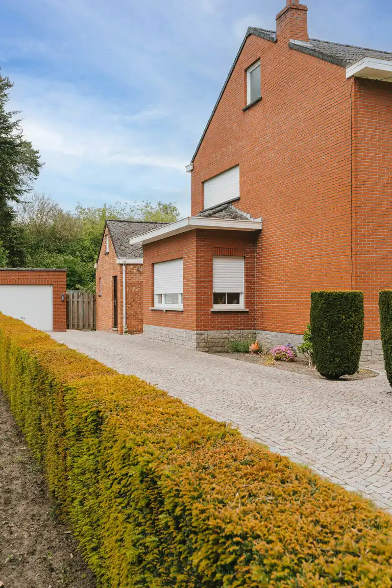 Charmante, te renoveren woning in mooie doodlopende straat foto 2