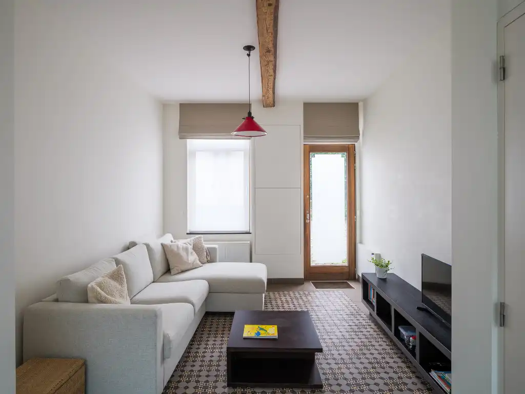 Instapklare stadswoning (EPC B) met twee slaapkamers, rustig gelegen nabij de Coupure foto 2