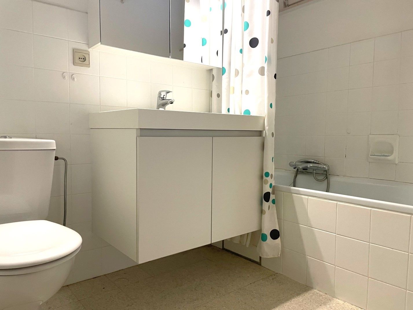 Verzorgd appartement gelegen aan de mark in Heist foto 9