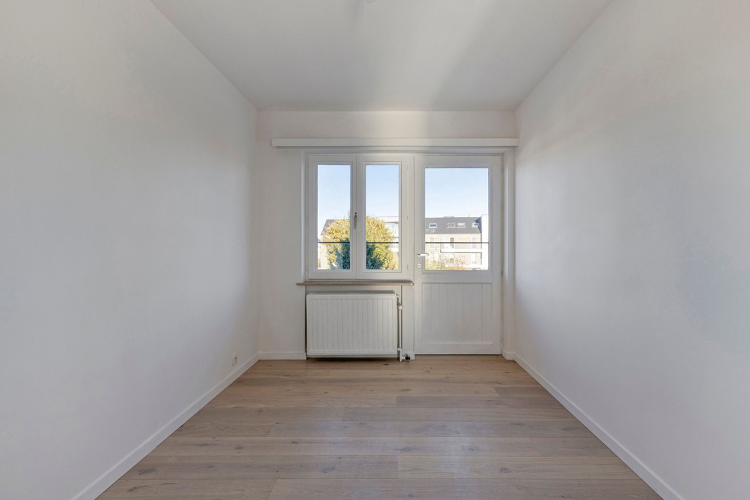 Volledig gerenoveerd en instapklaar 2 slaapkamer appartement foto 15