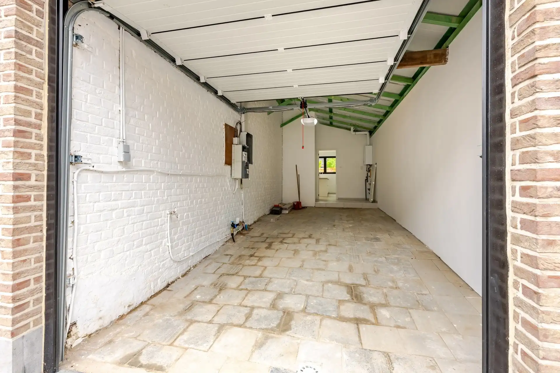 Volledig gerenoveerde gezinswoning met 4 slaapkamers, garage en zonnige tuin in hartje Lede foto 24