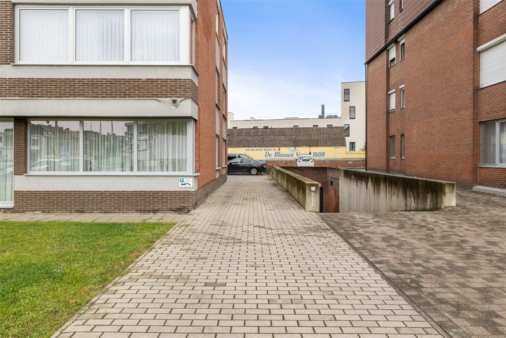 KNAP APPARTEMENT MET 2 SLKS EN PARKEERPLAATS VLAKBIJ HET CENTRUM VAN SINT-TRUIDEN  foto 2