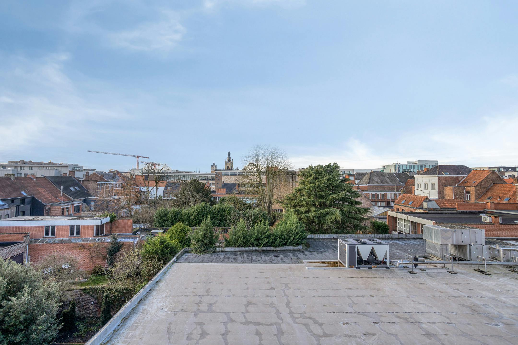 Instapklaar en energiezuinig appartement in centrum Roeselare foto 13