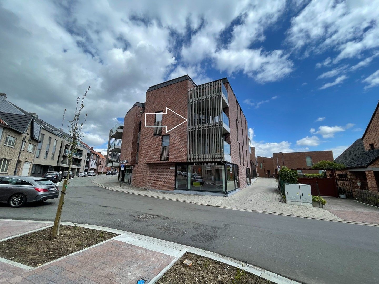 Mooi volledig instapklaar appartement met 2 slaapkamers en terras in het centrum van Diepenbeek. foto {{pictureIndex}}