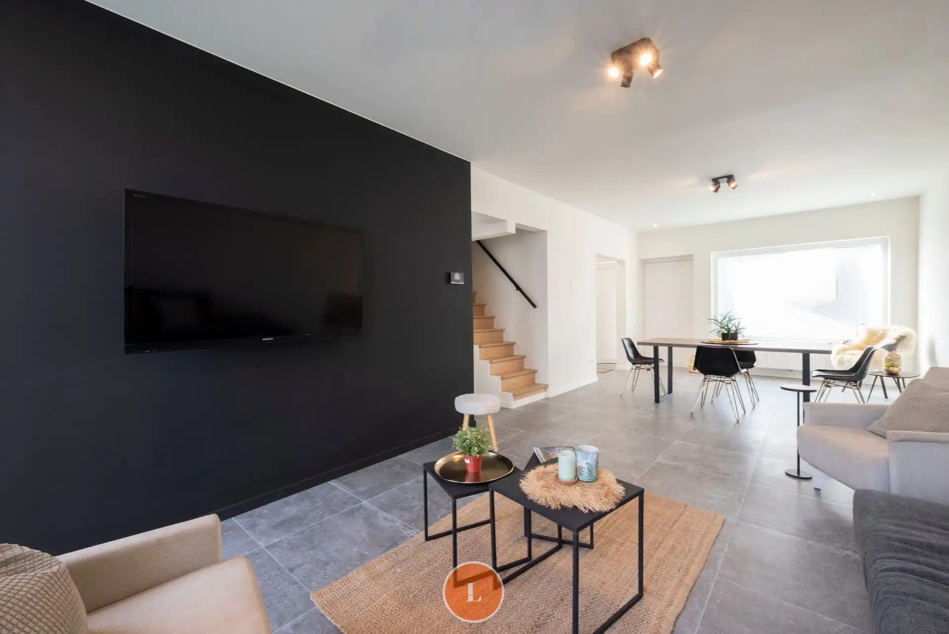 Instapklare totaal gerenoveerde woning met 5 ruime slaapkamers, EPC A, tuin en garage foto 4