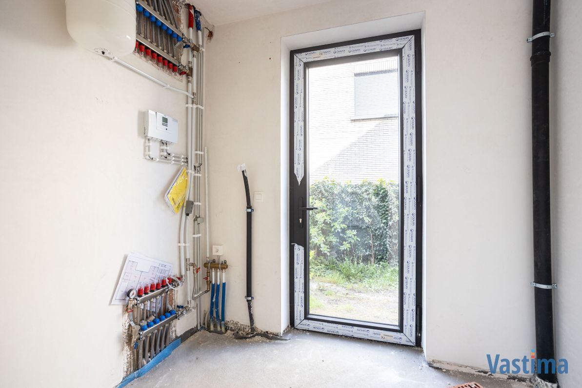 Nieuwbouw halfopen woning met 3 slaapkamers, garage en tuin foto 12